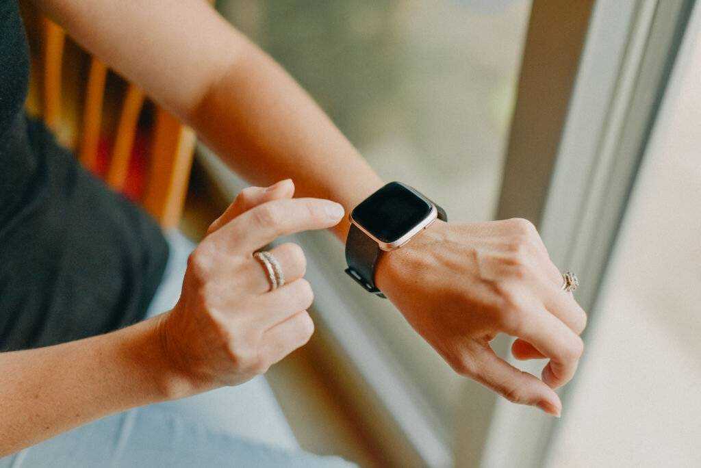 Сми: google планирует выпустить собственные смарт-часы в 2022 году. они могут составить серьезную конкуренцию apple watch
