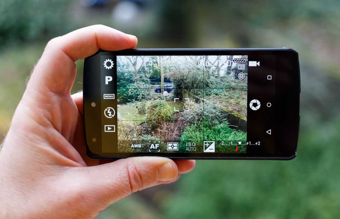 Как делать фото с датой и временем на смартфоне
