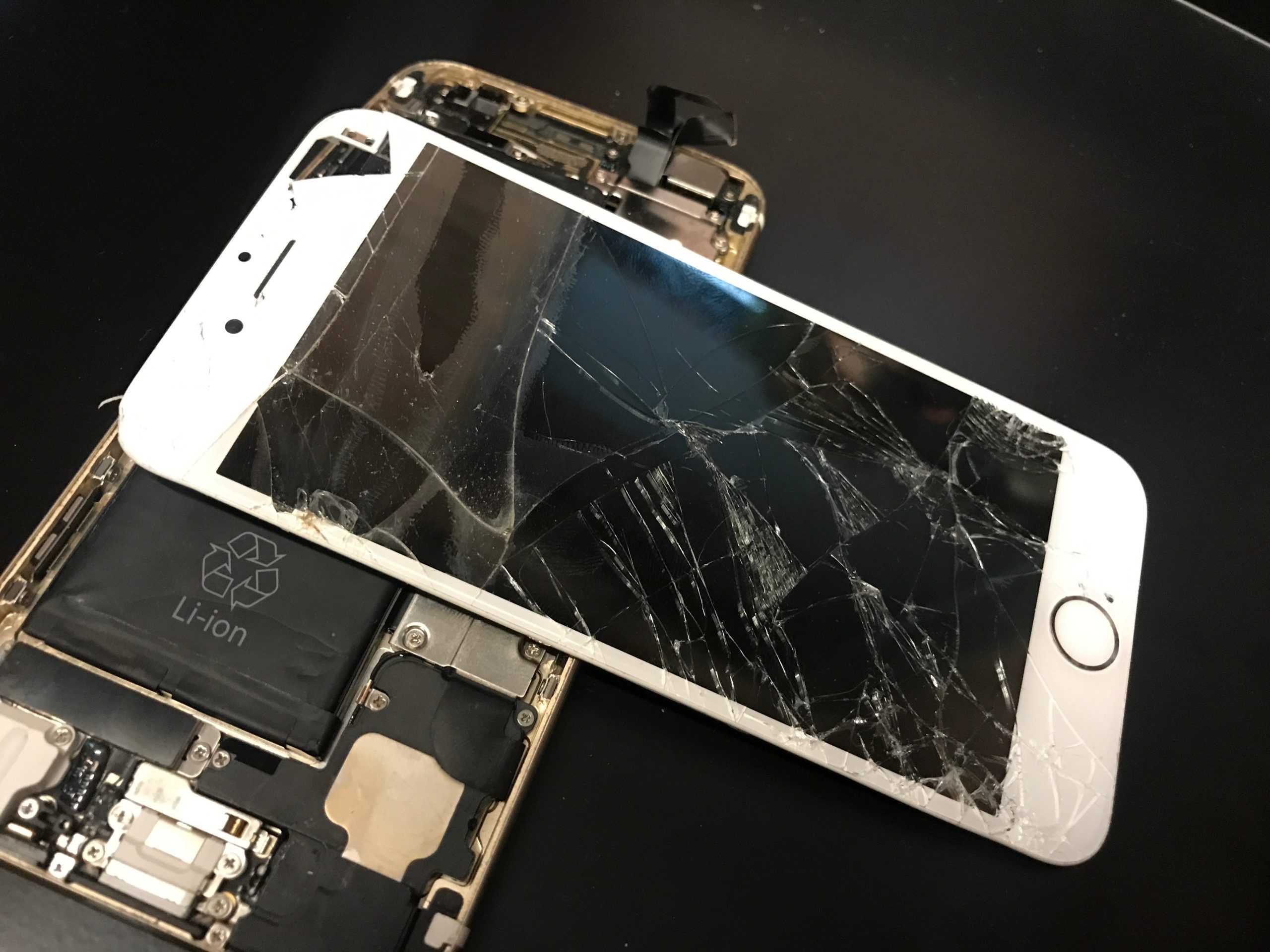 Broken LCD iphone 6s Plus