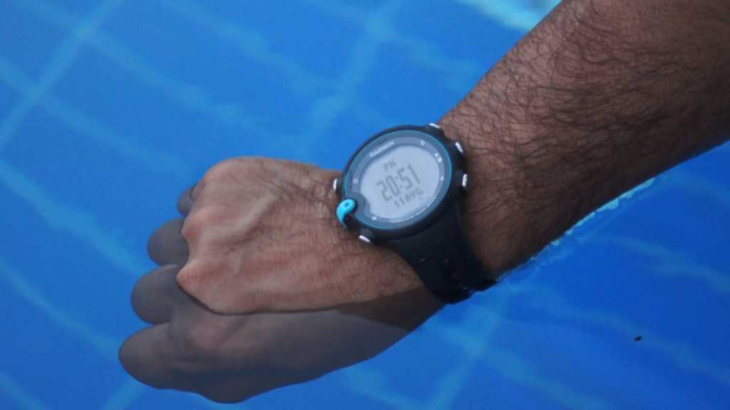 Топ лучших часов и фитнес браслетов для плавания