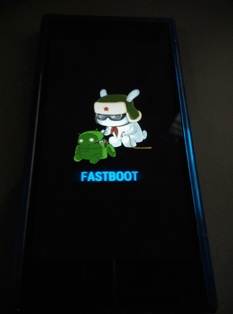 Как убрать фаст бот. Xiaomi Redmi Note 8 Pro Fastboot. Заяц андроид Fastboot. Fastboot Xiaomi Redmi Note 3 Pro. Заяц чинит андроид Xiaomi.