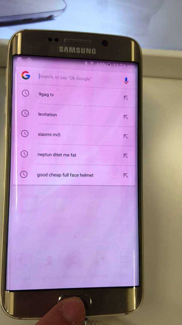 Что делать если выгорает экран. Розовый экран самсунг s8. Samsung s9 выгорает экран. Выгоревший экран самсунг s8. Выгорание на дисплеях Samsung s8.
